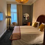 Crystal Plaza Hotel