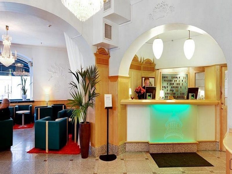 Hotell Crystal Plaza 3*
