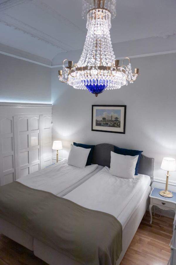 Hotell Crystal Plaza