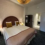 Crystal Plaza Hotel