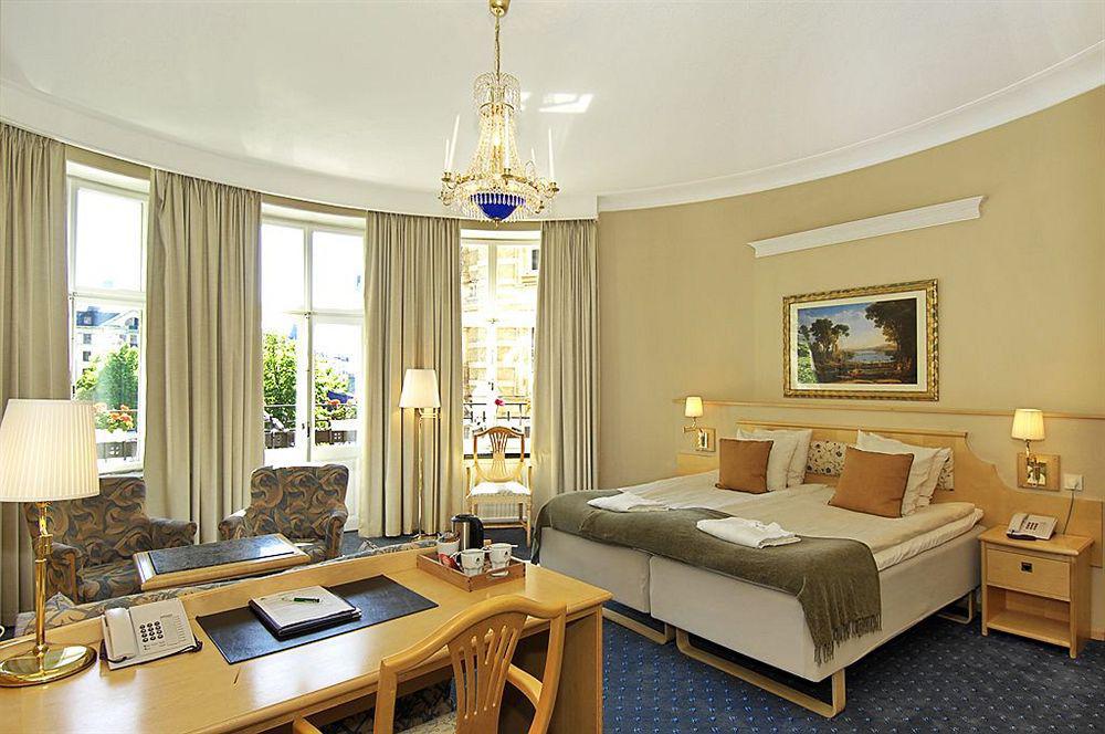 Hotel Crystal Plaza 3*